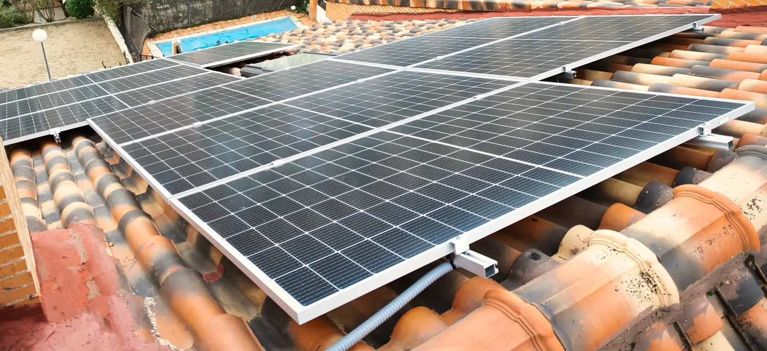 instalação de painel após estratégia de marketing para energia solar